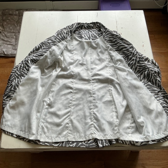 Guess Gray Zebra Print Trench Rain Coat Jacket Large - no belt - Picture 13 of 15